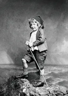 Frank Meadow Sutcliffe Art Drucke: Leonard Schuster standing on a rock