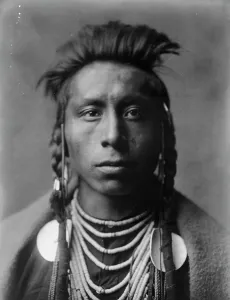Blickt man auf die Fotografie 'Sideway', um 1908 von Edward Sheriff Curtis zu schaffen
