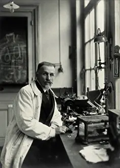 Historical Science Photography Drucke: Louis Lapicque. Creator: Unknown