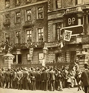 Lord Baden Powell Drucke: Mafeking Relieved, 1900, (1933). Creator: Unknown