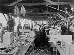 Black And White Press Photography Drucke: Making buoyancy boxes, between c1915 and c1920. Creator: Bain News Service