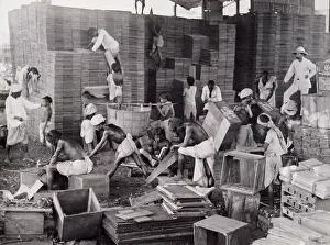 Samuel Bourne Photography Drucke: Making tea boxes, Bengal, c1920. Creator: Bourne & Shepherd