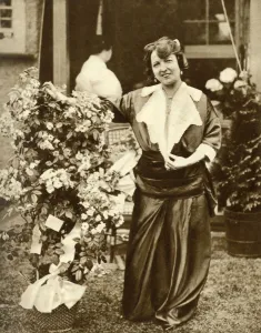 The Silver Jubilee Book Images Drucke: Marie Lloyd, c1910s. Creator: Unknown