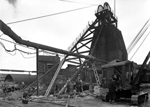 Michael Walters Photographer UK Drucke: Markham Main Colliery, Doncaster, South Yorkshire, 1956. Artist: Michael Walters