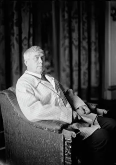 Armchair Portrait Photography Drucke: Maurice Maeterlinck, between c1915 and c1920. Creator: Bain News Service