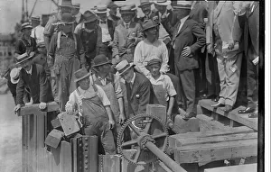 Vintage Press Photography Drucke: Mayor Mitchel opens gates, between c1915 and c1920. Creator: Bain News Service