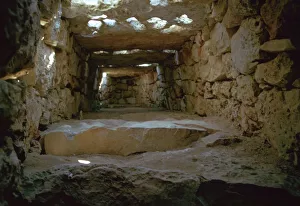Die Menorca-Navette von der Naveta dEs-Tudons im Inneren um ca. 2000 v. Chr