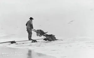American Industrial History Drucke: Mining on beach, between c1900 and c1930. Creator: Unknown