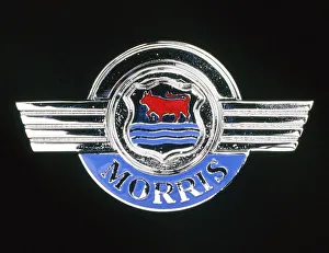 National Motor Museum Collection Images Drucke: Morris badge. Creator: Unknown