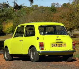 Vintage Road Transport Drucke: Mr.Bean's Mini from the tv programme of the same name