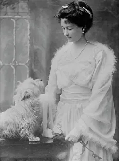 Bain News Service Photographs Drucke: Mrs. Wm. Phillips, between c1910 and c1915. Creator: Bain News Service