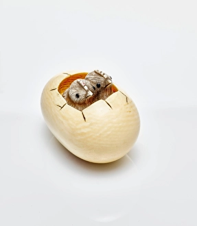 Netsuke (Zwei Küken aus Ei schlüpfen), 19. Jahrhundert. Schöpfer: Ohara Mitsuhiro