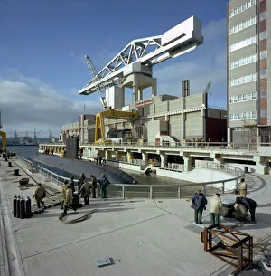 Ein nuklearer U-Boot an der Ankerstelle in den Hafen von Devonport, Plymouth und Devon im Jahr 1980