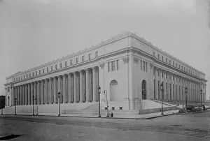 Beaux Arts Style Buildings Drucke: N.Y.'s new Post Office, between c1912 and c1915. Creator: Bain News Service