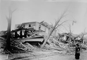 Omaha - 35th und Cass nach dem Zyklon, zwischen ca 1910 und ca 1915. Schöpfer: Bain News Service