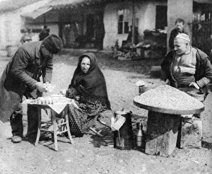 Bilder Datiert 2010 März: Nuss- und Dufthändler in Sofija (Bulgarien), 1923