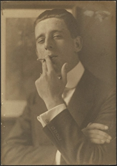 Porträt eines Mannes, der eine Zigarette raucht, 1907-1943. Künstler: Louis Fleckenstein