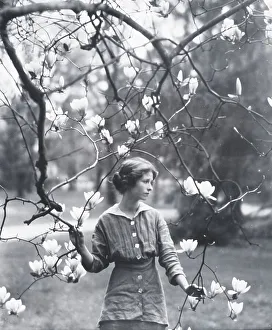 Porträtfotografie von Edna St. Vincent Millay, 1914. Ersteller: Arnold Genthe