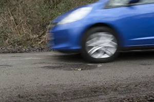 Löcher im Straßenbelag, 2017; Ersteller unbekannt