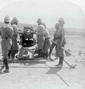 British Army In South Africa Drucke: Putting a shell into a siege train gun at the Modder River