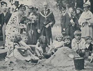 Vintage British Monarchy Photos Drucke: The Queen Opens a Childrens Playground, 1936, (1937). Creator: Unknown