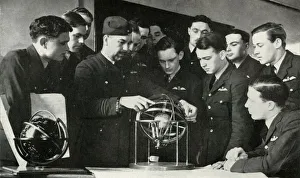 Black And White Aviation Images Drucke: RAF personnel learning navigation during the Second World War