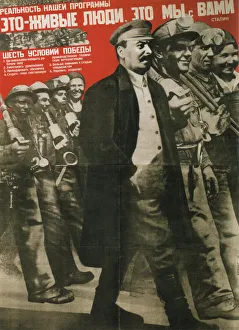Drucke von Die Wirklichkeit unserer Programme ist realer Menschheit : Es geht um Dich und mich (Plakats), 1931. Fundiert im Bestand des Staatsrussischen Museums , Sankt Petersburg Bilder Datiert 2013 November: Die Wirklichkeit unserer Programm ist echte Menschen : Es sind Sie und ich