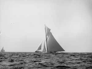 Black And White Sailboats Drucke: Reliance before the start, c1903, 1903 Aug 22. Creator: Unknown