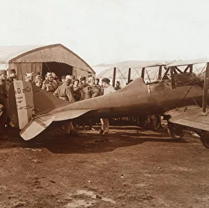 WWI Fighter Plane Drucke: Return of fighter plane, c1914-c1918