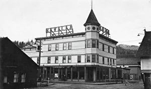 Historic Buildings In USA Drucke: Revilla Hotel, between c1900 and c1930. Creator: Unknown