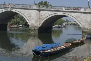 River Thames Crossing Drucke: Richmond Bridge, Surrey, England, 28 / 6 / 10. Creator: Ethel Davies; Davies, Ethel