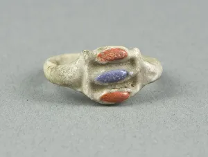 Egyptian Heritage Art Drucke: Ring with Inlaid Openwork Bezel, Egypt, New Kingdom, Dynasty 18 (about 1350 BCE)