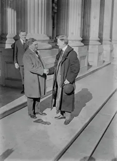 U.S. Capitol Building Drucke: R.N. Harper at Capitol, between c1915 and c1920. Creator: Bain News Service
