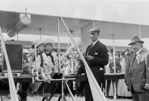 Rodgers (Zwillinge im Flugzeug?), zwischen 1910 und 1915. Ersteller: Bain News Service