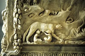 Römulus und Remus stillen sich von der Weibewölfe
