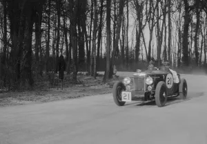 Leicestershire Drucke: Rons Horthons MG-Magnett K3 bei der Coppice Corner im Donnington-Park in Leicastershire 1933