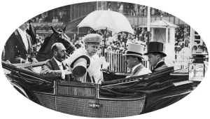 British Royal Family Portrait Drucke: The royal arrival at Ascot, c1930s