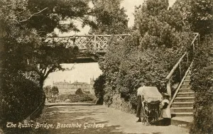 Female Figures In Nature Drucke: The Rustic Bridge, Boscombe Gardens, Bournemouth, Dorset, c1900-c1919(?)