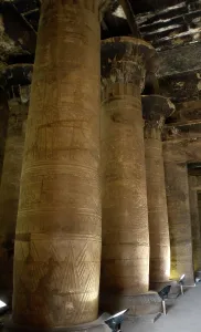 Horus Temple Egypt Drucke: The Second Hypostyle Hall, Temple of Edfu