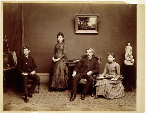 Selbstporträt mit Sohn Ashley und Tochter Harriet und Nellie um 1887. Ersteller: Henry Hamilton Bennett