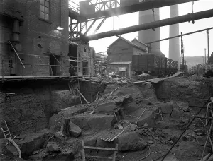 British Coal Industry History Drucke: Silverwood Colliery modernisation, South Yorkshire, 1955. Artist: Michael Walters