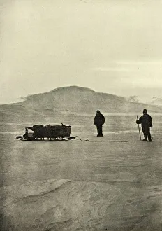 Ernest Shackleton Drucke: Sledging on the Barrier Before the Return of the Sun, c1908, (1909)