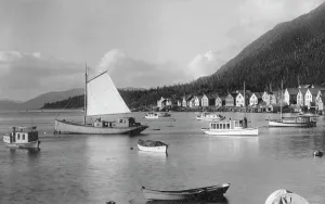 Kleine Wasserfahrzeuge zwischen 1900 und 1930; Ersteller unbekannt