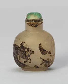 Asian Applied Arts Collection Drucke: Snuff Bottle with an Equestrian Archer Chasing a Deer, Qing dynasty (1644-1911)