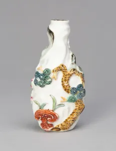 Flasche für Rauch mit Eukalyptus und Rindernackenholz aus Bambus und Prunus sowie Pilze der Art Lingzhi-Mushroome und Flederhaufen des Qian-Periods