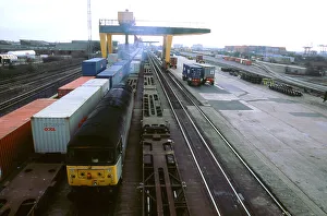 Vintage Train Station Pictures Drucke: Southampton Docks 2001