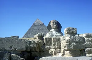 Der Riesenwesen und der Pyramide von Chephren (Khafre), Gizeh, Ägypten, 4. Dynastie des Alten Reiches im 26. Jahrtausend v. Chr