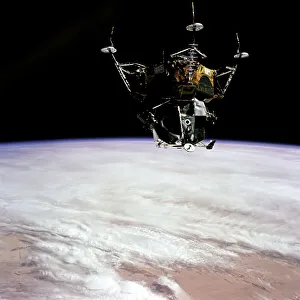 American Space Exploration Drucke: Spider in Earth Orbit, 1969. Creator: David Scott