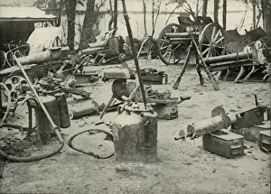 Einige Beute des Schlachtfeldes, (1919). Künstler: Unbekannt.