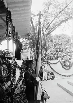 Die Gedenkstätte für den Kommodoren John Barry wurde enthüllt; Washington D.C., 16 Mai 1914. Schöpfer: Harris & Ewing. Die Gedenkstätte für den Kommodoren John Barry wurde enthüllt; Washington DC, 16 May 1914. Creator: Harris & Ewing